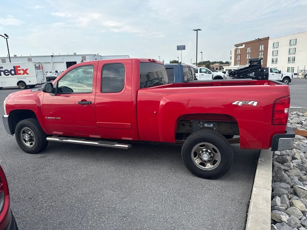 Used 2008 Chevrolet Silverado 2500 LT w/ 1LT Convenience Package AWD/4WD image 3
