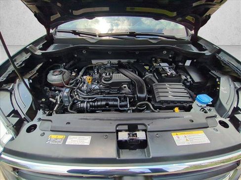 Used 2024 Volkswagen Taos SE FWD image 24