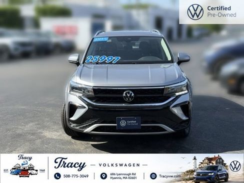 Certified 2023 Volkswagen Taos SE w/ Panoramic Sunroof Package AWD/4WD image 3