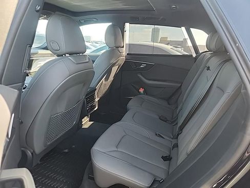 Used 2023 Audi Q8 Premium Plus w/ Premium Plus Package image 8