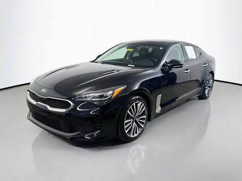 Used 2018 Kia Stinger Premium AWD/4WD image 3