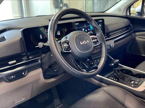 Used 2026 Kia Carnival FWD image 4