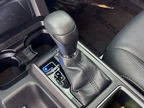 Certified 2022 Toyota Tacoma TRD Off-Road w/ TRD Premium Off Road Package AWD/4WD image 19