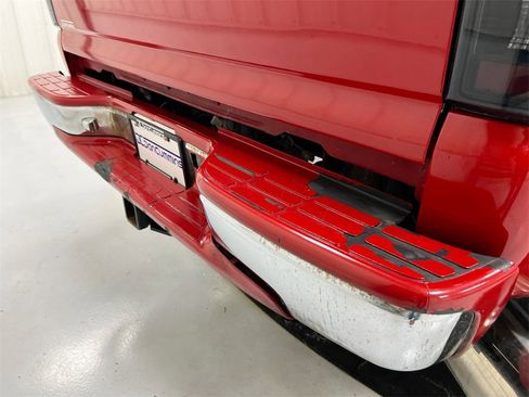 Used 2006 GMC Sierra 3500 SLT w/ Heavy-Duty Power Package image 30