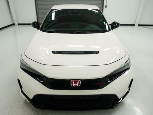 Used 2025 Honda Civic Type R image 2