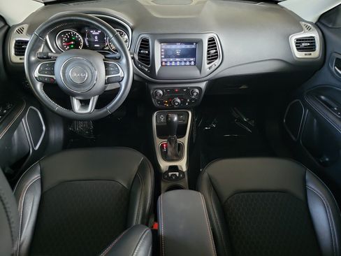 Certified 2020 Jeep Compass Latitude FWD image 14