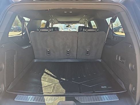 Used 2022 GMC Yukon XL Denali image 35