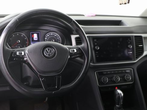 Used 2019 Volkswagen Atlas SE image 2