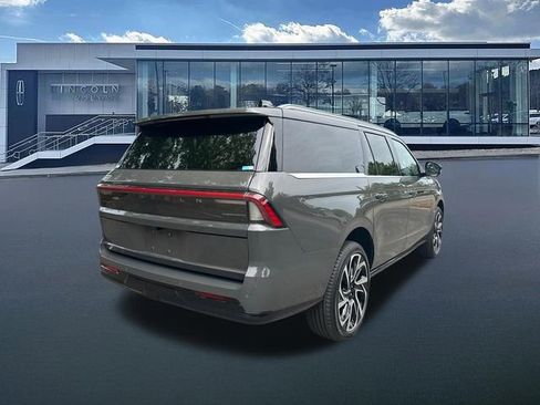 New 2026 Lincoln Navigator L Black Label AWD/4WD image 8