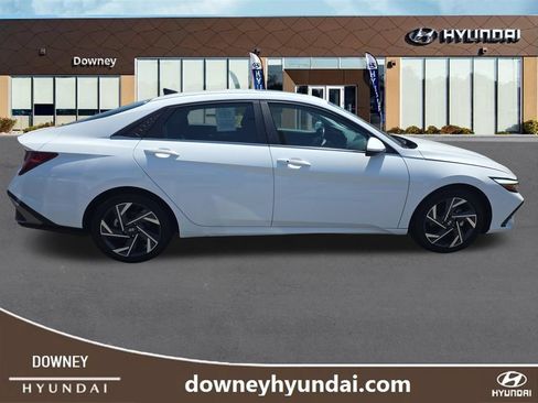 Used 2025 Hyundai Elantra SEL FWD image 6