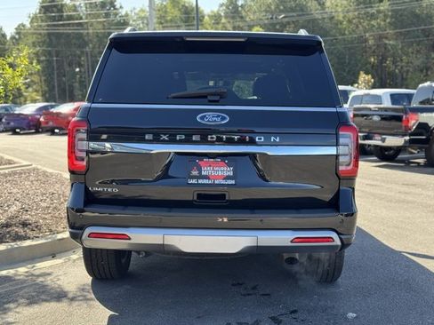 Used 2024 Ford Expedition Limited image 9
