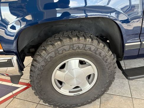 Used 1995 Chevrolet Tahoe 4WD 2-Door image 10