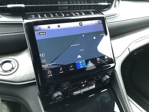 Used 2023 Jeep Grand Cherokee Limited w/ Black Appearance Package image 22