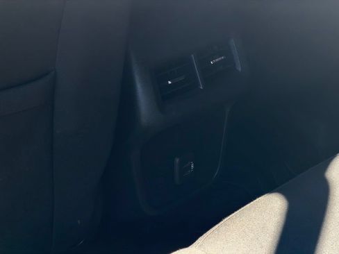 Used 2020 Chevrolet Equinox LT FWD image 30