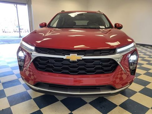 New 2026 Chevrolet Trax LT w/ Driver Confidence Package image 2