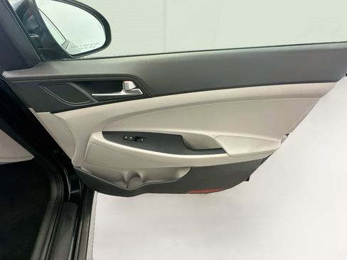 Used 2017 Hyundai Tucson SE w/ SE Popular Package 02 AWD/4WD image 31