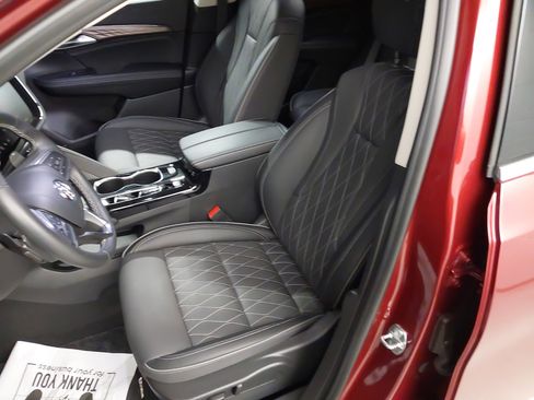 Used 2023 Buick Envision Avenir AWD/4WD image 23