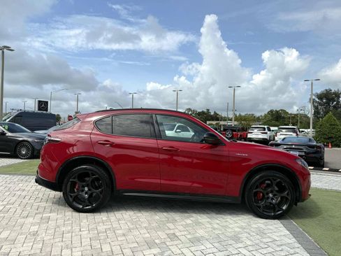 Used 2024 Alfa Romeo Stelvio Veloce AWD/4WD image 6