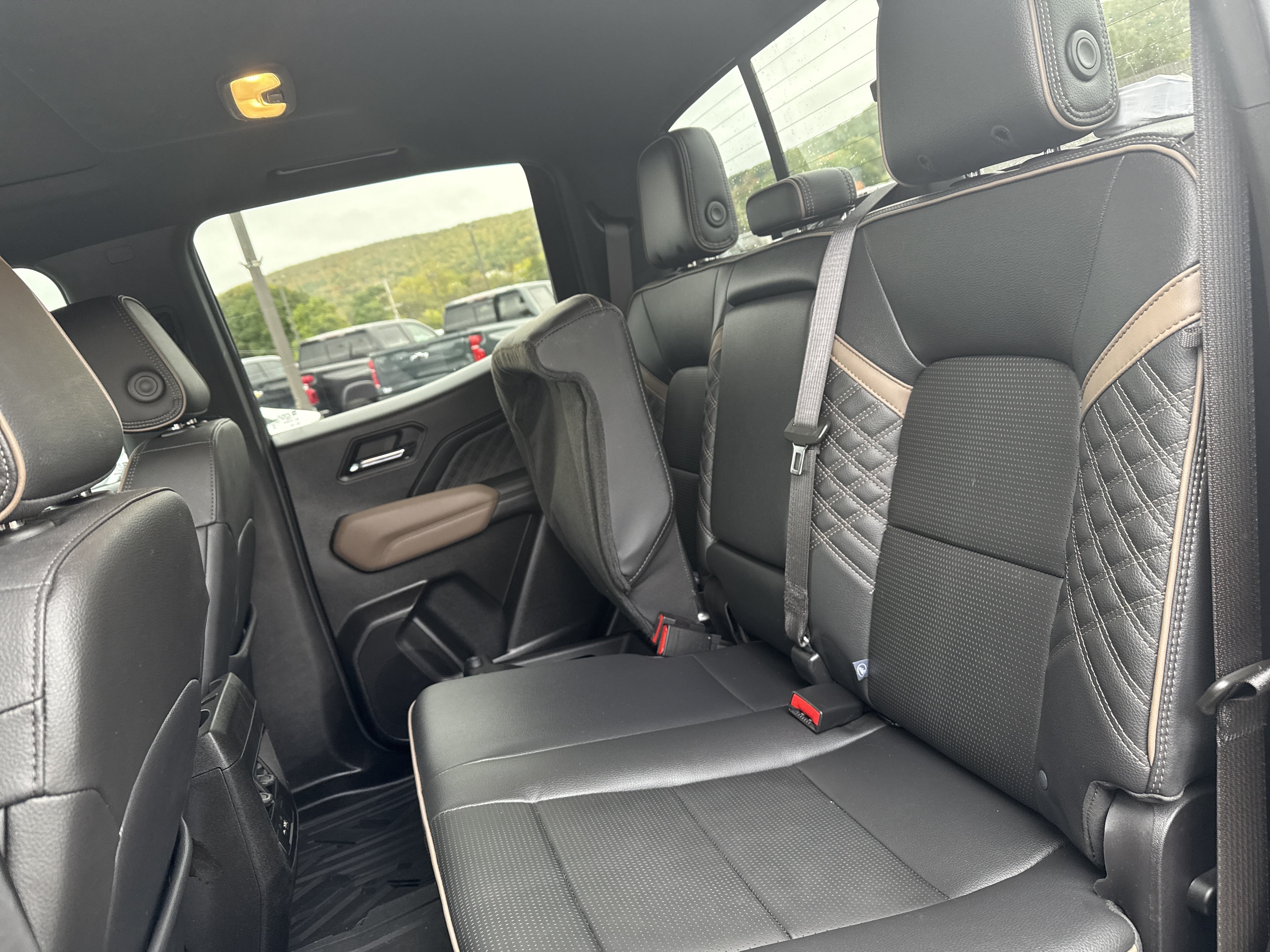 Used 2024 GMC Canyon Denali w/ LPO, Denali Black Edition AWD/4WD image 13