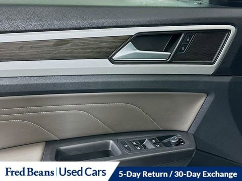 Used 2023 Volkswagen Atlas SE w/ Black Wheel Package image 18