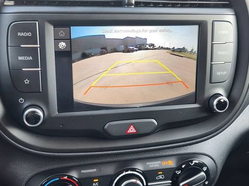 Certified 2025 Kia Soul LX w/ LX Technology Package FWD image 18