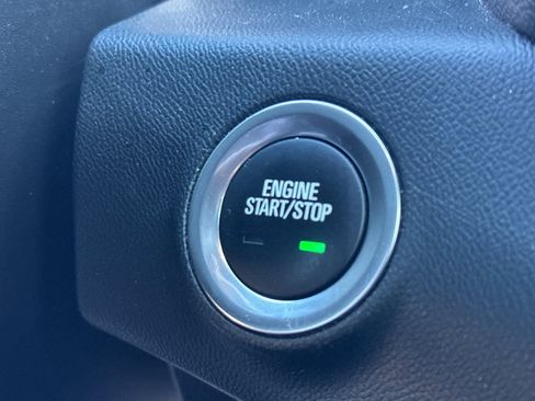 Used 2024 GMC Terrain SLT image 23