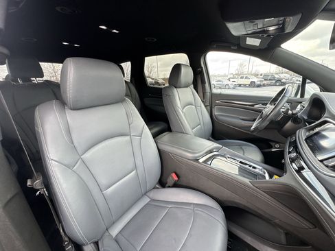 Certified 2024 Buick Enclave Essence image 26