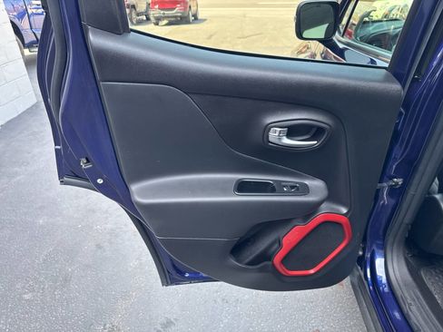 Used 2016 Jeep Renegade Trailhawk w/ Cold Weather Group image 21