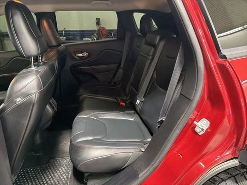 Used 2014 Jeep Cherokee Trailhawk w/ Comfort/Convenience Group image 12