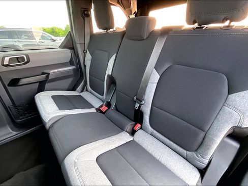 Used 2022 Ford Bronco Big Bend w/ Sasquatch Package AWD/4WD image 19