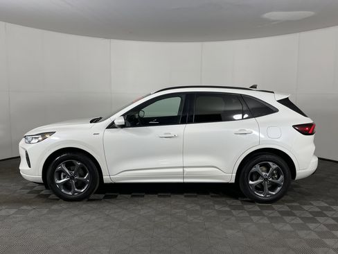 Used 2023 Ford Escape ST-Line Select w/ Tech Pack #2 image 3