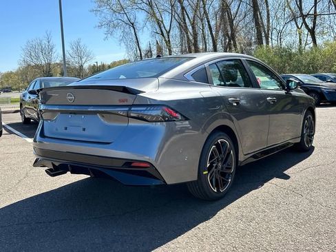 New 2026 Nissan Sentra SR w/ Floor Mat Package FWD image 2
