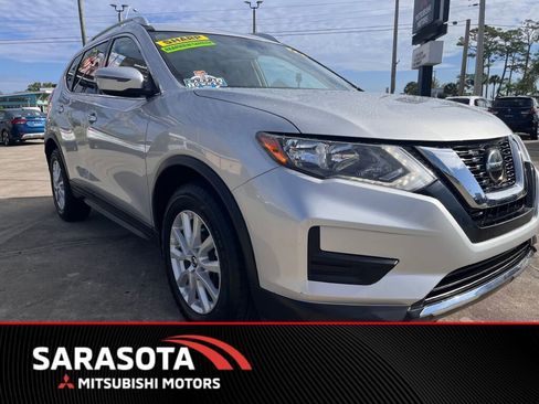 Used 2018 Nissan Rogue SV image 1