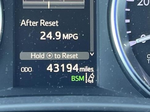 Used 2019 Toyota Highlander XLE AWD/4WD image 38