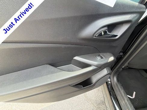 Used 2025 Chevrolet Trax LS w/ LS Convenience Package FWD image 21
