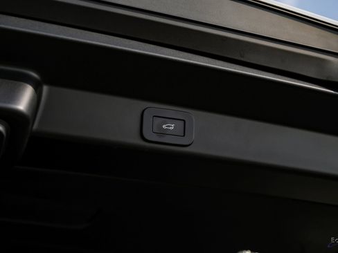 Used 2024 Land Rover Range Rover Sport SE image 90