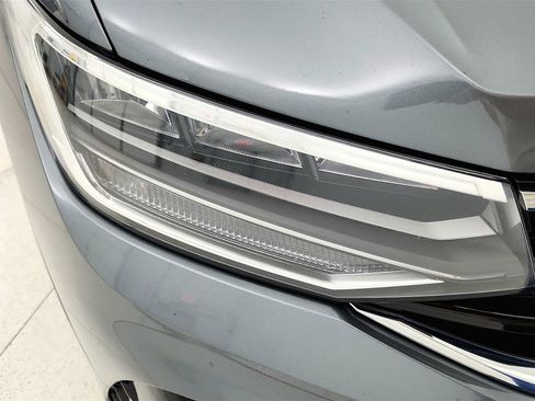 Used 2023 Volkswagen Tiguan SE R-Line image 26