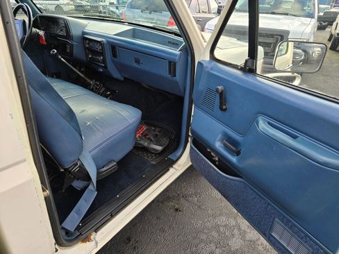 Used 1988 Ford F150 2WD Regular Cab image 12