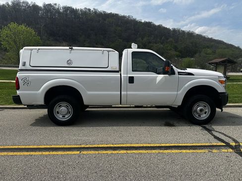 Used 2014 Ford F250 XL w/ Power Equipment Group image 2