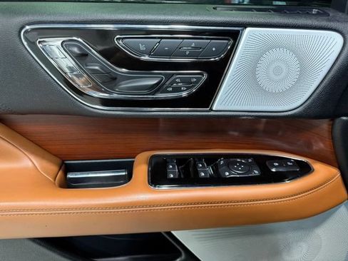 Used 2021 Lincoln Navigator L Reserve RWD image 18