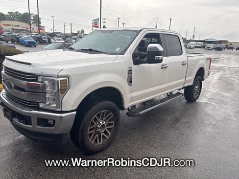 Used 2019 Ford F250 Lariat w/ Lariat Value Package AWD/4WD image 3