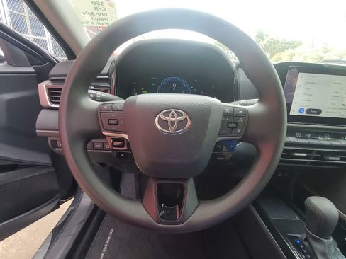 Used 2026 Toyota Camry LE w/ Convenience Package FWD image 14