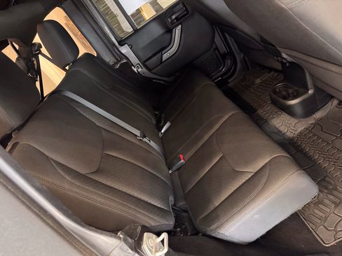 Used 2017 Jeep Wrangler Unlimited Sport w/ Quick Order Package 24S AWD/4WD image 32