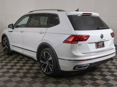Used 2022 Volkswagen Tiguan SEL R-Line image 12