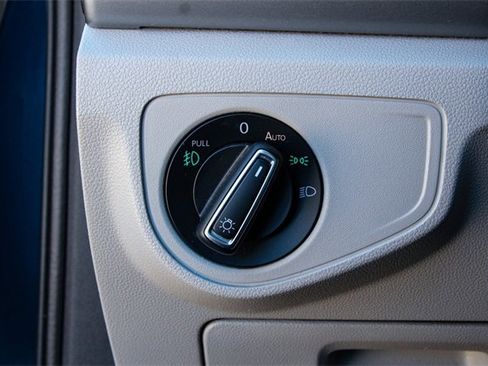 Used 2019 Volkswagen Atlas SE w/ Towing Package image 16