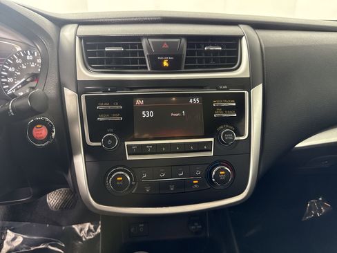 Used 2017 Nissan Altima 2.5 SR w/ LED Appearance Package image 25