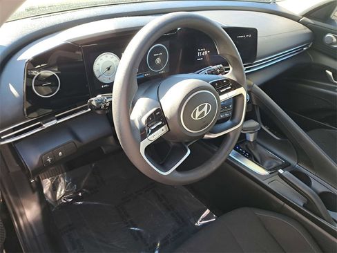 Used 2024 Hyundai Elantra SEL image 7