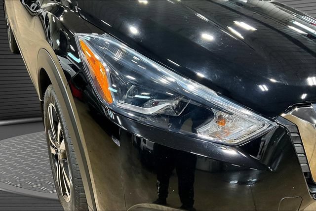 Used 2019 Nissan Kicks SR w/ Exterior Package FWD image 29
