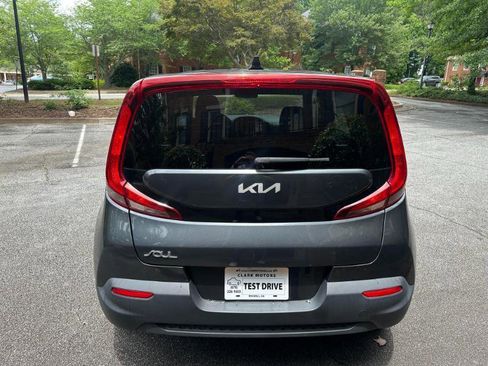 Used 2022 Kia Soul LX FWD image 8