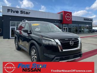 Used 2024 Nissan Pathfinder SL FWD video 1